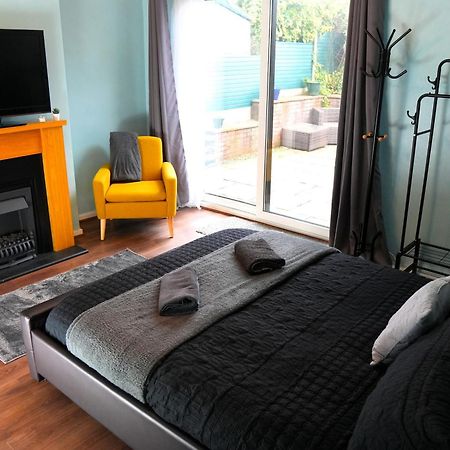 Detached Homestay - Super, King & Double Rooms - Leyland, Preston, Chorley, Lancashire Екстер'єр фото