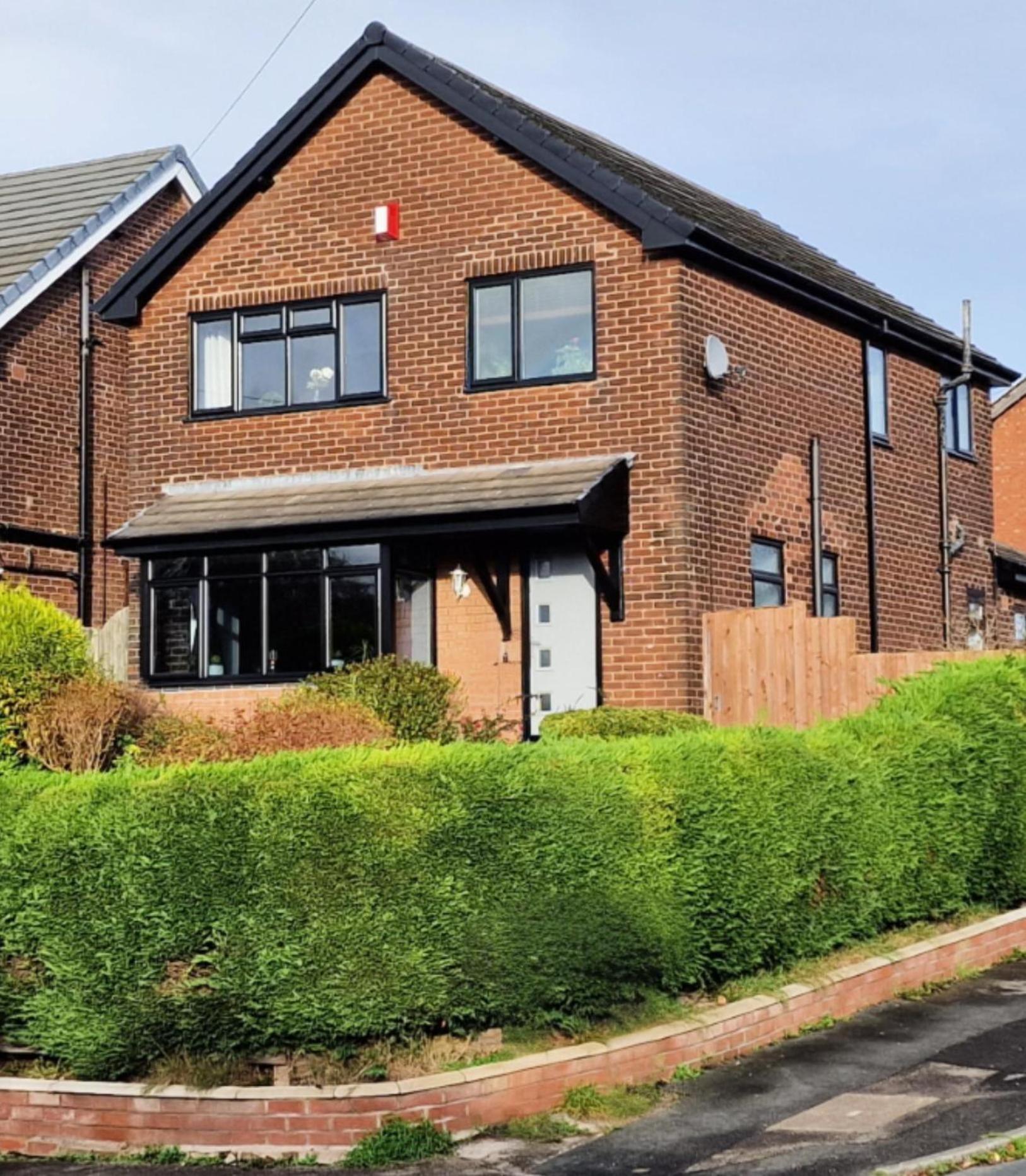 Detached Homestay - Super, King & Double Rooms - Leyland, Preston, Chorley, Lancashire Екстер'єр фото
