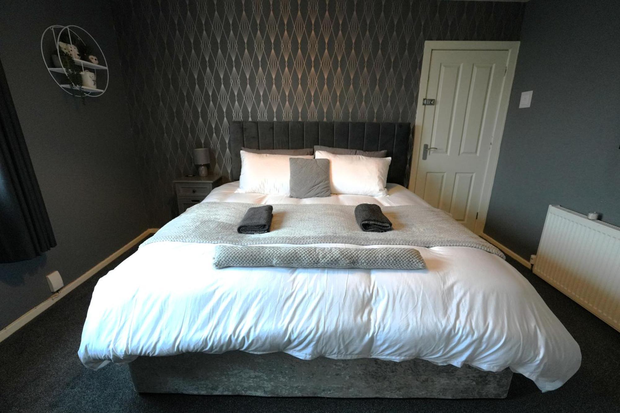 Detached Homestay - Super, King & Double Rooms - Leyland, Preston, Chorley, Lancashire Екстер'єр фото