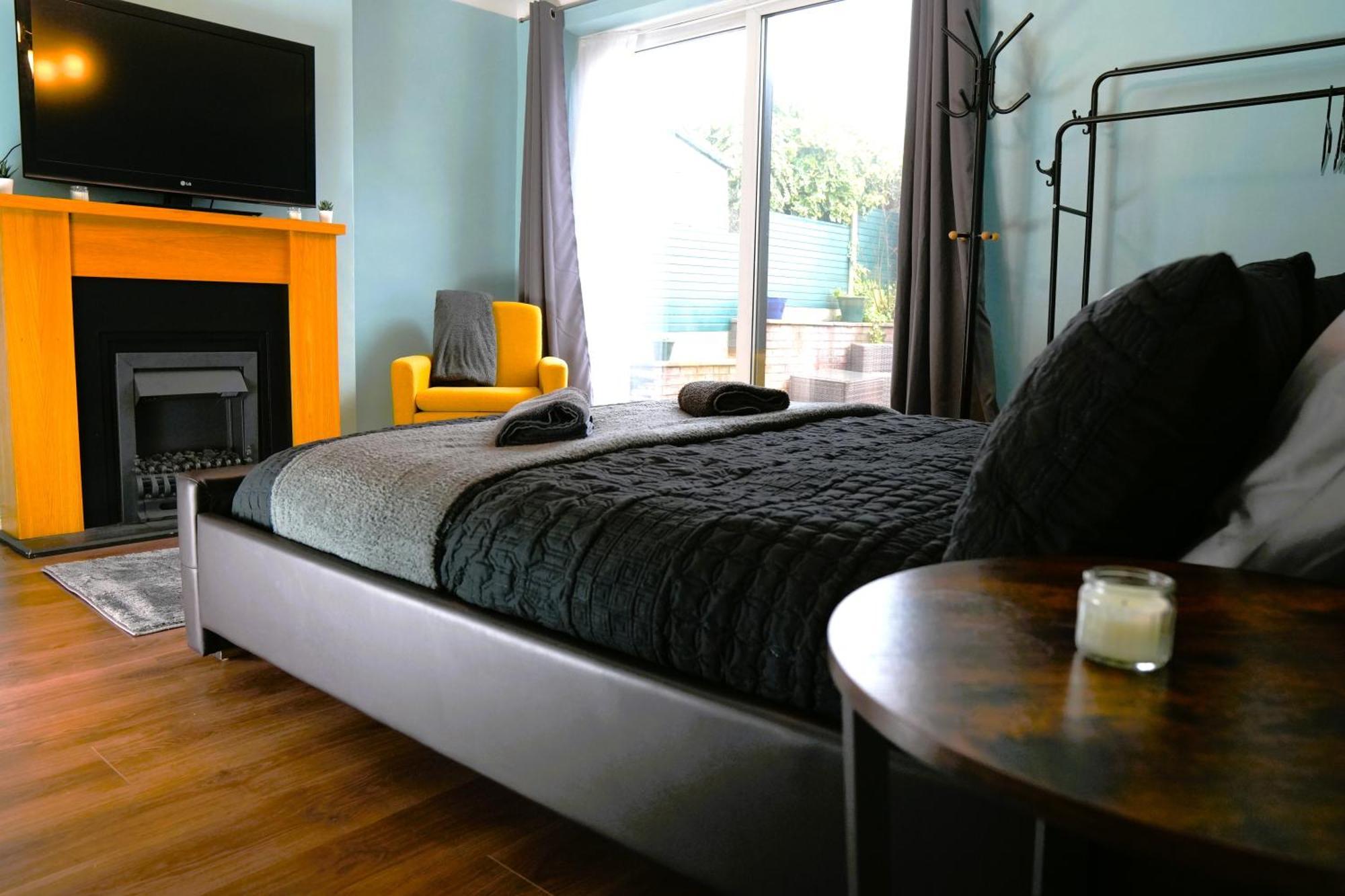 Detached Homestay - Super, King & Double Rooms - Leyland, Preston, Chorley, Lancashire Екстер'єр фото